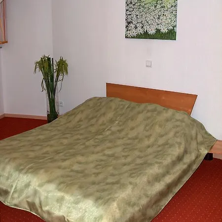 Am Fusse Der Gutenfels